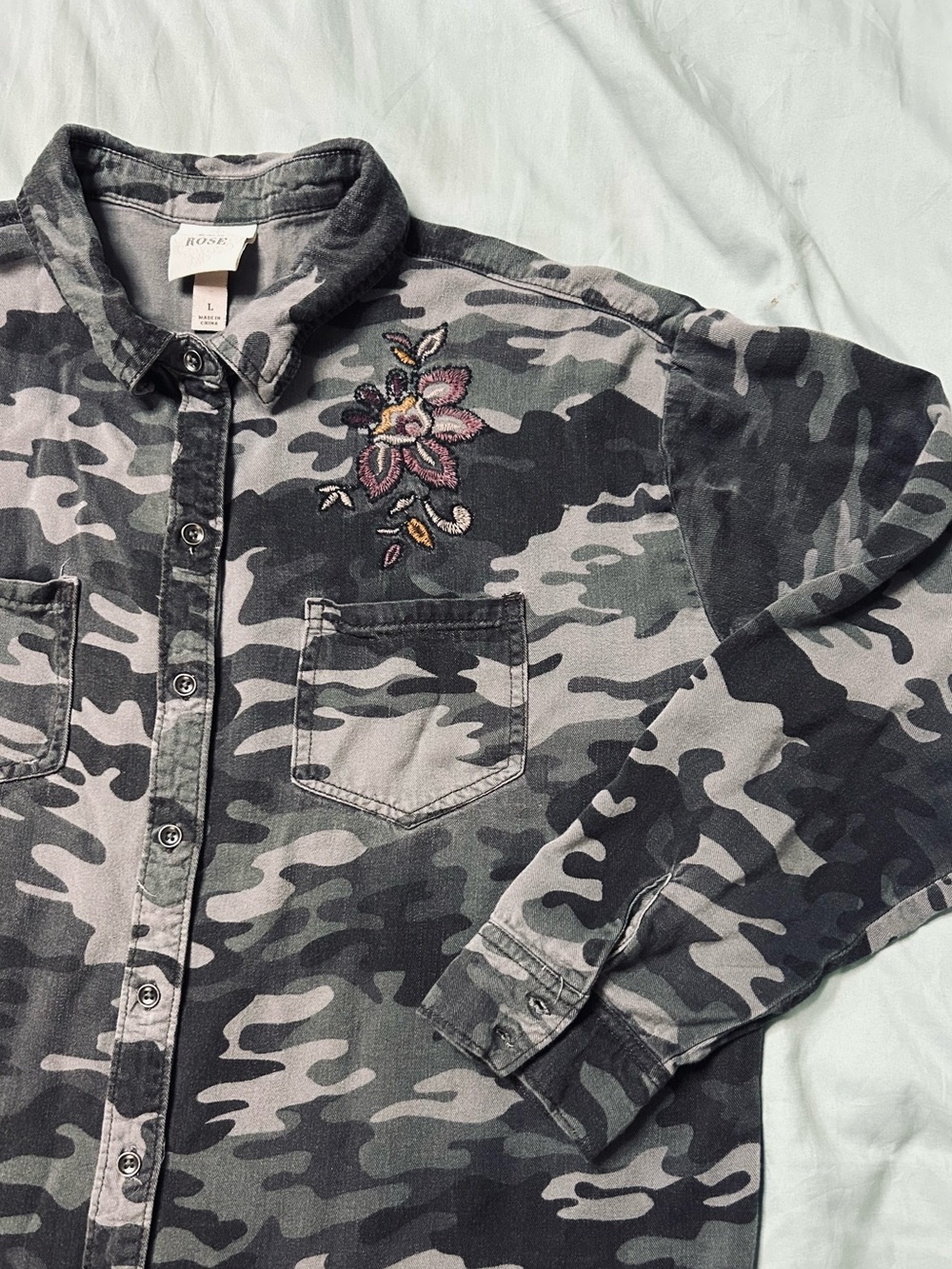Knox Rose Gray & Black Camo Button-Up Shirt with Embroidered Flower